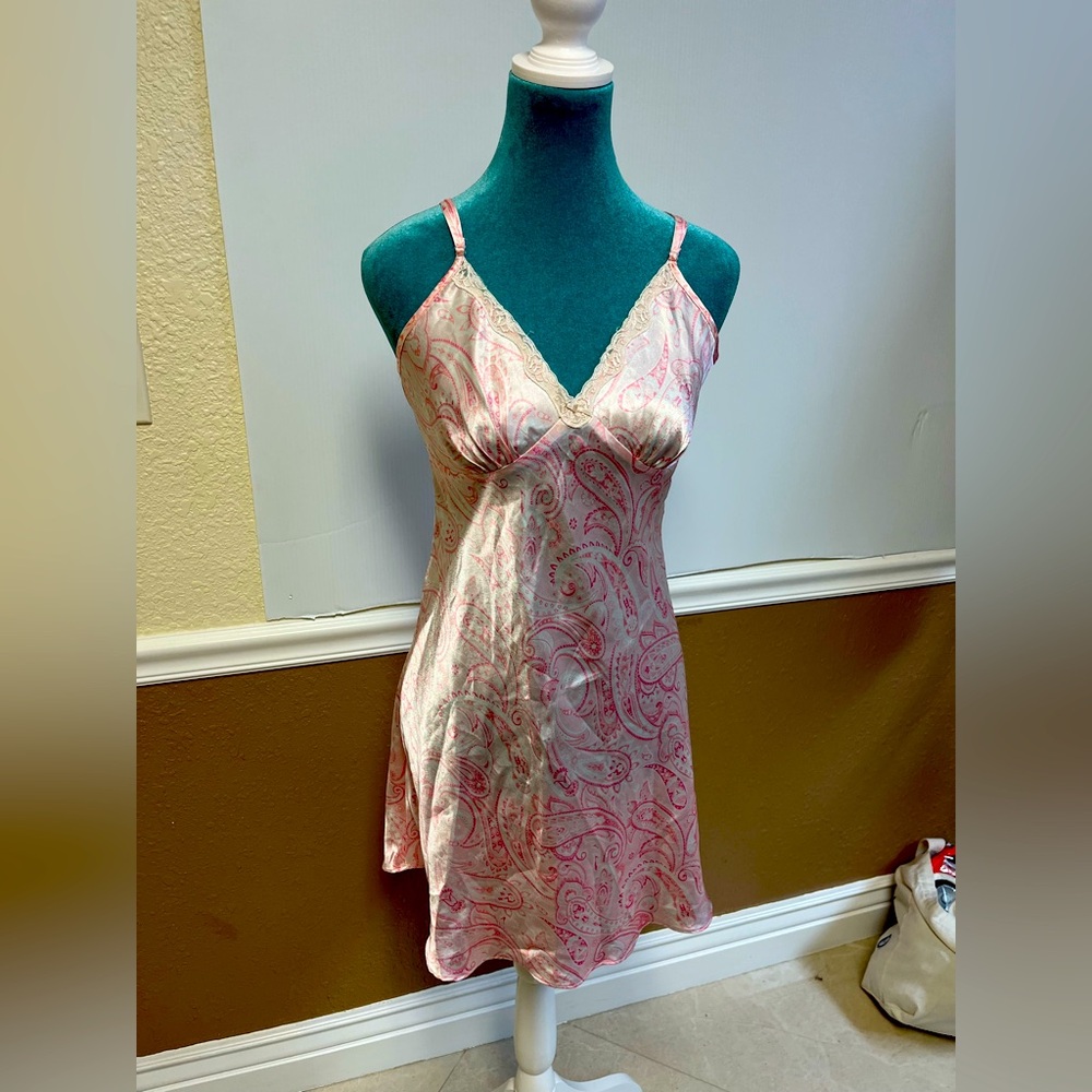 Pi Adonna Women’s Pink & White Paisley Floral Slip Dress -‎ Size M  Chemise